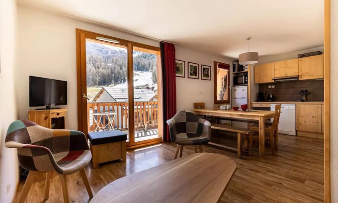 Les Orres Apartment | Les Chalets De Bois Méan - A - Beautiful mountain apartment in the Orres 1800