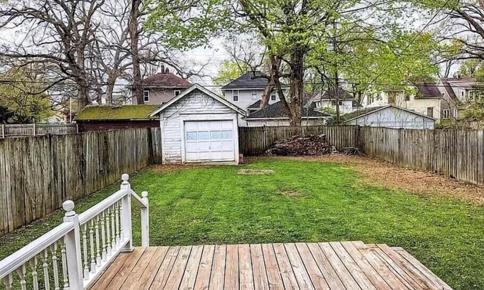 Decatur House | Historic Charming 4BR on the WestEnd near Millikin