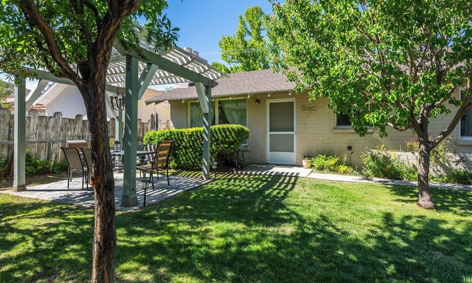 Bishop House | Eastern Sierra Guesthouse. Centrally located for all your adventures.