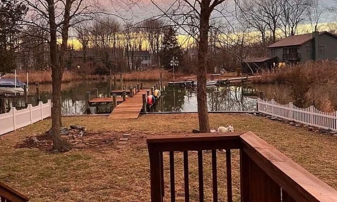 Shady Side House | Pet-Friendly 3-Bedroom Home with Private Pier – Perfect Waterfront Retreat!