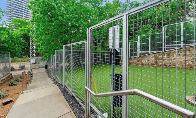 Uptown Apartment | Luxury 1BD/1BA Uptown Dallas