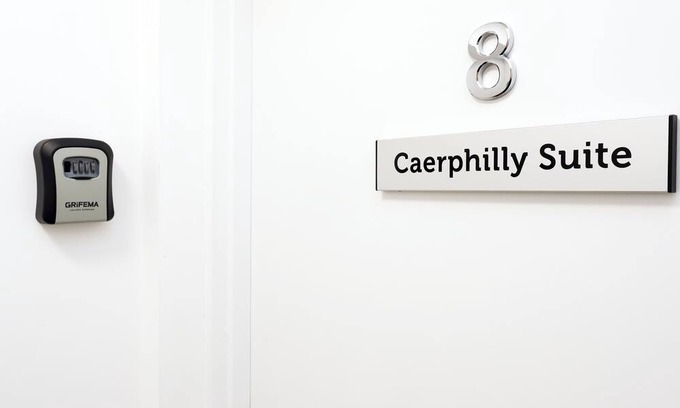 Margam Apartment | Parking, En-Suite Double Room, Kitchen