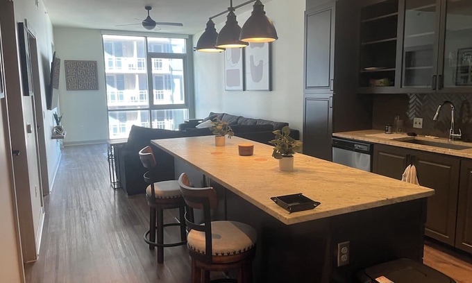 Uptown Apartment | Ascent Victory Park Apartments Unit 1908