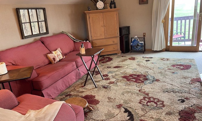 Bozeman Apartment | Views, views, views!nCute apartment for 2!nIt is as if you are in a fire tower!