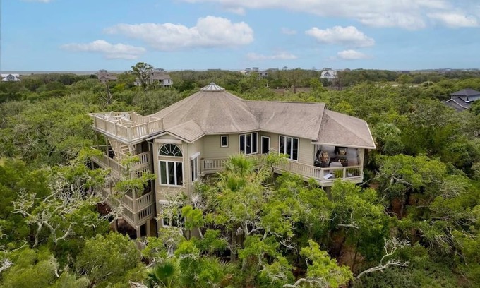 Jeremy Cay House | Edisto Premier- Stunning Ocean views + Lux Home