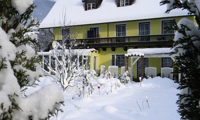 Feld am See Apartment | Apartment in Feld am See near Ski Slopes