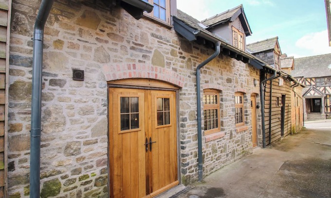 Bishops Castle Cottage | THE HIDEAWAY, pet friendly in Bishop's Castle