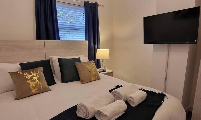Margam Apartment | Horeb House TV in every bedroom!
