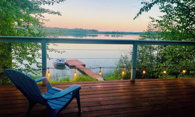 Regional District of Fraser-Fort George Cabin | Cozy lakefront cabin on Nukko Lake.