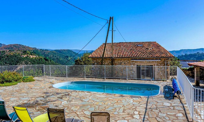 Pont-de-Labeaume House | Bastide Les Chataigners