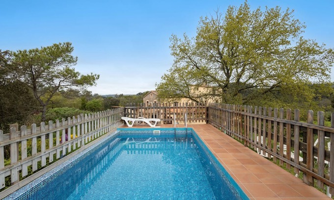 Balsareny House | Country House 'Cal Panxeta' with Mountain View, Wi-Fi and Air Conditioning
