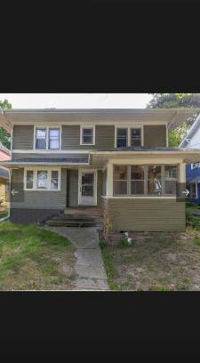 Lansing House | Old fashioned Crafted house