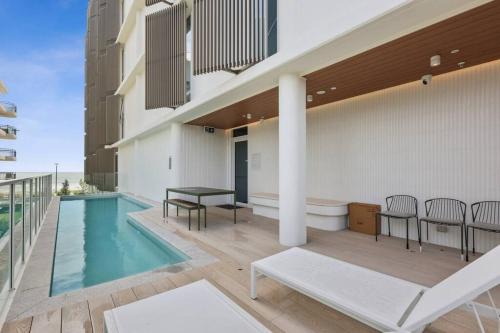 Bilinga Apartment | Bianca By The Beach is Paradise!